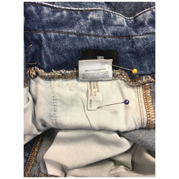 Express Midi Super High Rise Pleated Stonewash Y2K 90s Denim Shorts Mom Blue 12R - Picture 9 of 10